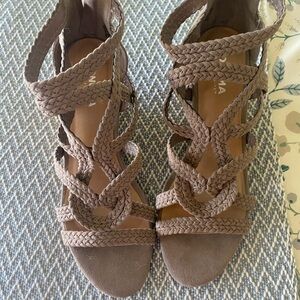 8 M Sonoma Wedge shoes.3inch wedge at heel